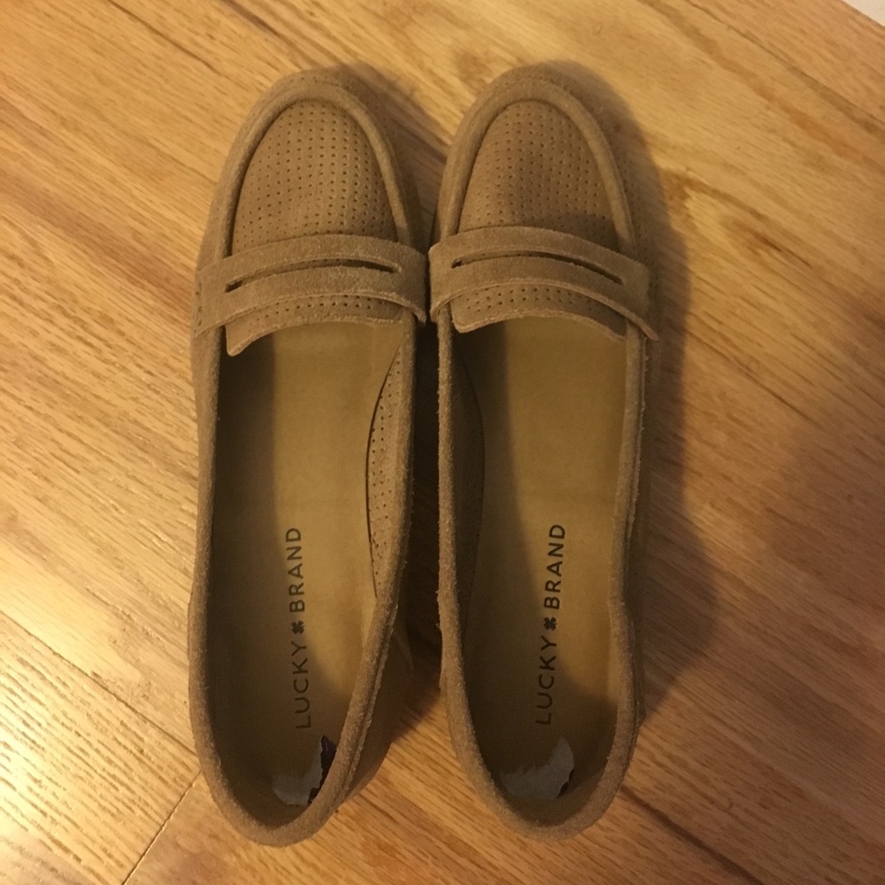 New Lucky Brand tan loafers
